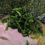 横浜家系ラーメン 三郷家 - ほうれん草。