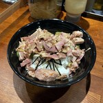 横浜家系ラーメン 三郷家 - 肉まぶし150円。