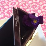 パティシエ・ヒロ ヤマモト - 2013年5月：パフューム(￥490)：お花…食べられたかな？