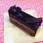 パティシエ・ヒロ ヤマモト - 2013年5月：パフューム(￥490)：名前通り果物とチョコの香りが良いです