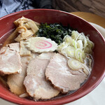 レストハウスやまびこ - 醤油ラーメン950円