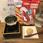 麹町いづみや しろ - カルビーかっぱえびせん、熊本 五ッ木 山うにとうふ、
      雪の茅舎 純米吟醸生酒