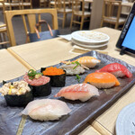 Kanazawa Kaitensushi Kirari - 3500円の握りにツナコーンが乗ってるのには驚き