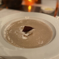Benoit Alain Ducasse - フランス産マッシュルームのスープ