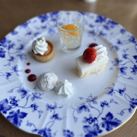 DINING & BAR TABLE 9 TOKYO - 