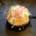楽人 - らーめん 麺少なめ 野菜増し ニンニク普通