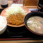 Katsuya - ロースカツ定食。但しご飯は大盛で豚汁は大に。