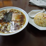 つるや食堂 - ラーメンと半チャーハン