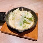 サムギョプサルと韓国料理 TUTUMU38 - 鉄板チーズキャベツ