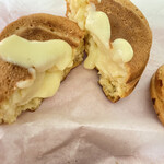 大判焼むらた - とってもやわらかいトロトロのクリーム、あふれちゃった(笑)