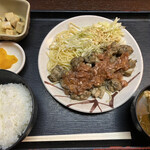 なごみや - 800円の鶏もも炭火焼定食