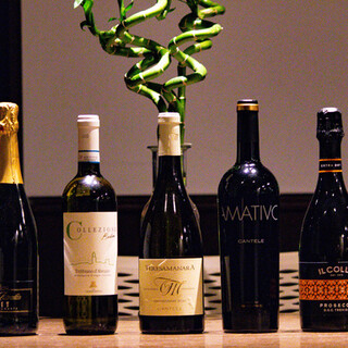 Carefully selected wines by our sommelier who is familiar with wines from around the world.