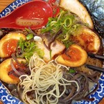 Hakata Ra-Men Tsurukamedou - 黒博多豚骨味玉キクラゲ
