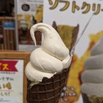 れこると大須 - 柔らかいソフトクリームでした。
            