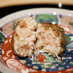 膳処末富 - 竹の燻した香りが咀嚼で降りてくると、旨みと同じベクトルで余韻へと繋げる。 薪鳥新神戸さんで唯一出さないつくねをこちらで食べられる特別さと多幸感。