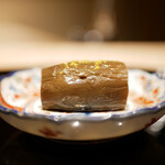 膳処末富 - ●茄子の炊きもの
      一日かけて茄子にお出汁を含ませながら炊いたもの。