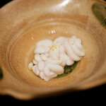 膳処末富 - 奥行きのあるクリアな出汁、それに反比例するかのように昆布の旨味をしっかり纏った白子。 シンプルに冷たくて美味しい素晴らしい逸品。 これまで食べた白子史上No.1と思えるほどに驚愕の味！