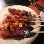 ぼるが - ブレっぶれなもつ焼き盛り合わせ。今回はタレで。かなり甘口