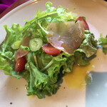 パウロ アンド ボルガ - ハンバーグのサラダ