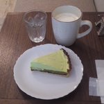 エイトジュール - ローズのロイヤルミルクティー＆抹茶とあずきのタルト