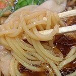 Sushiro - 麺はもっちり、やや太の角麺。