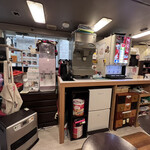 保護猫カフェ ひだまり号 - 受付とドリンクバーコーナー