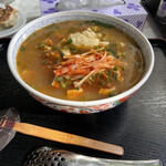 正華食堂 - 塩麻婆ラーメン。激辛ニンニク辛ネギをトッピング。