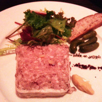 フレンチ キッチン - パテドカンパーニュ メスクランサラダとライブレッドトースト