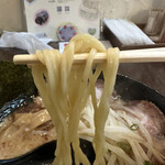 Ramen Kontasu - 麺リフト