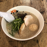 元祖博多だるま - ラーメン玉子入り 900円（税込）