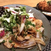 うらやま京色 - しょうが焼き（メイン）とカニクリームコロッケ（サイド）