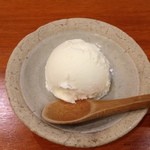 とんかつ 豚ゴリラ - デザートのアイスクリーム