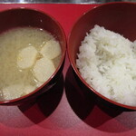 Okonomiya Momotarou - 味噌汁、ごはん