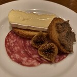 カーヴ - アミューズ