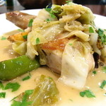 オステリア チロ - 恵那鳥骨付きモモのカチャトーラ
      