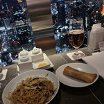 ROPPONGI HILLS CLUB - 上海焼きそばと春巻きとビール