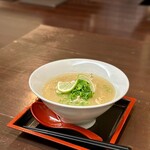 豚白湯創作麺処 友池 - 