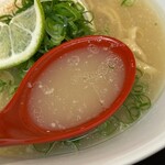 豚白湯創作麺処 友池 - 