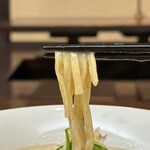 豚白湯創作麺処 友池 - 