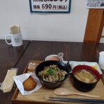 道の駅 清川 - 料理写真:豚玉丼＋コロッケ