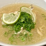 豚白湯創作麺処 友池 - 