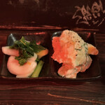 道しるべ - お通し500円  蕪の浅漬けとポテトサラダ　　