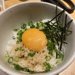 焼肉きんぐ - トリュフ風味のTKG