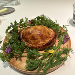 メイ - ❻フェザン（フランス産キジ）胸肉とフォアグラのパイ包み焼き、セップ茸のソース、マデラ酒のソース。