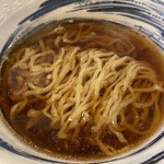 だるまや - 太めの縮れ麺