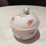 マイセン カフェ - 2013年6月可愛い小花の、砂糖入れ♪