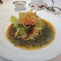銀座アスター 本店 - 蟹と蓴菜の冷麺（甘酢ダレ）