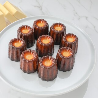 バターのコクを生かし、外は香ばしく中はもっちり。