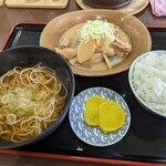 Ichi Sani Chi - もつ煮定食