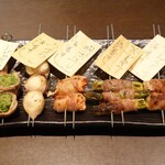 Sumibi Yakitori To Hakata Meibutsu Yasai Makikushi Yakinshai - 